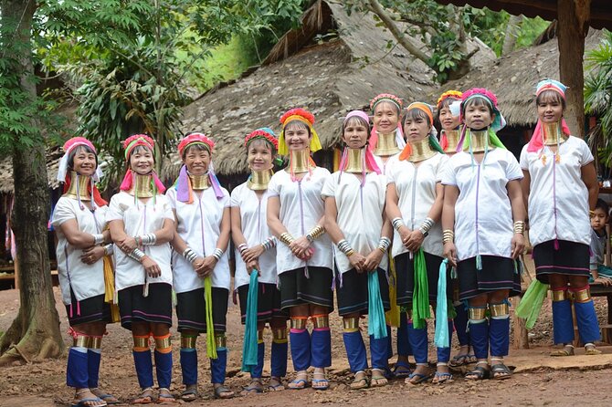 Long Neck Village, White & Blue Temple, Black House Day Tour From Chiang Mai - Mae Khachan Hot Spring: A Warm Start Before the Temples