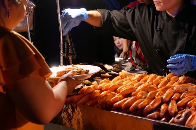 Luxury Dinner Cruise with Guide and Transfer (Opt. Executive Van) - The Night Route: Bridges and Riverfront You’ll Pass