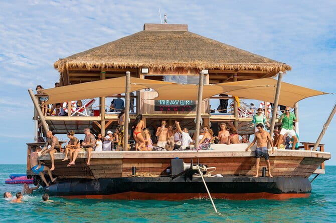 Luxury Floating Bar and Snorkeling at Koh Madsum - Onboard food and the buffet lunch: what it means for value
