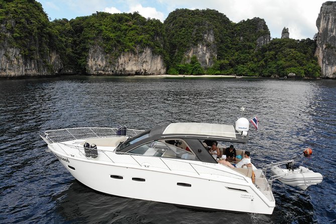 Luxury Private Motor Yacht Charter by Simba Sea Trips - Private luxury on Phang Nga Bay starts with the 7:00 am game plan