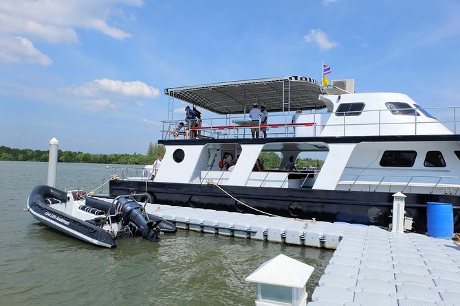 Luxury Sunset Cruise at Krabi's Coastlin with Power Catamaran - Phra Nang Cave Beach Snorkeling Hour: Where the Cruise Gets Real