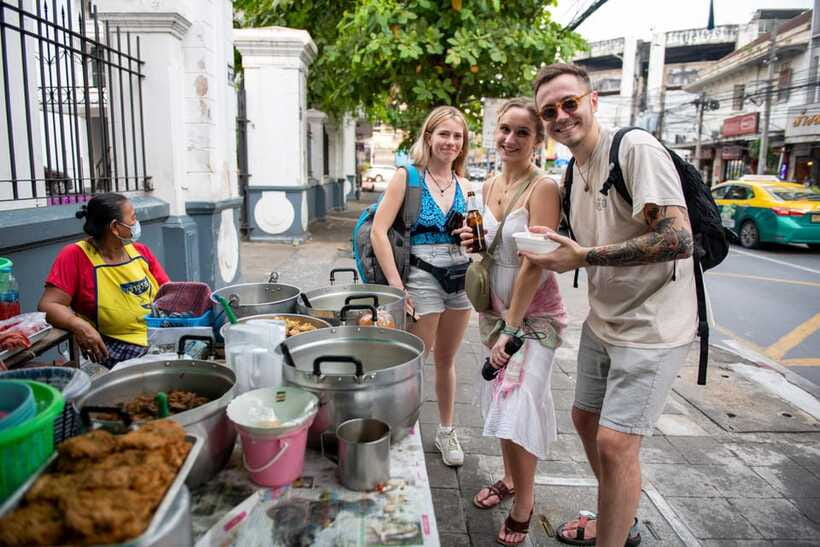 Mad Monkey Bangkok City Session - Walking Tour - Democracy Monument to the Giant Swing: landmarks with context, not chaos