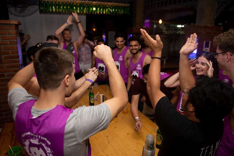 Mad Monkey Bangkok Pub Crawl - Mad Monkey Bangkok Pub Crawl: the easiest way to do Khao San Road right