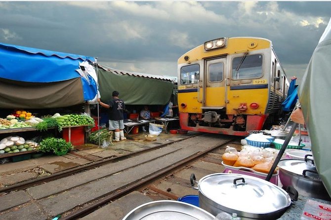 Maeklong & Damnoen Saduak Markets: Railway & Floating Market Tour - Why This Mae Klong and Damnoen Saduak Combo Works