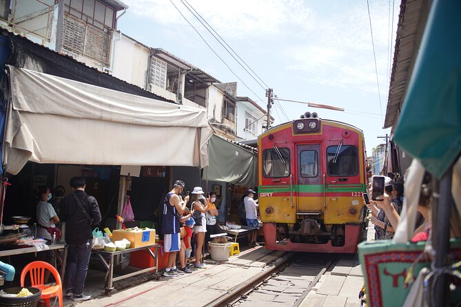 Maeklong Railway Market and Floating Market - FAQ