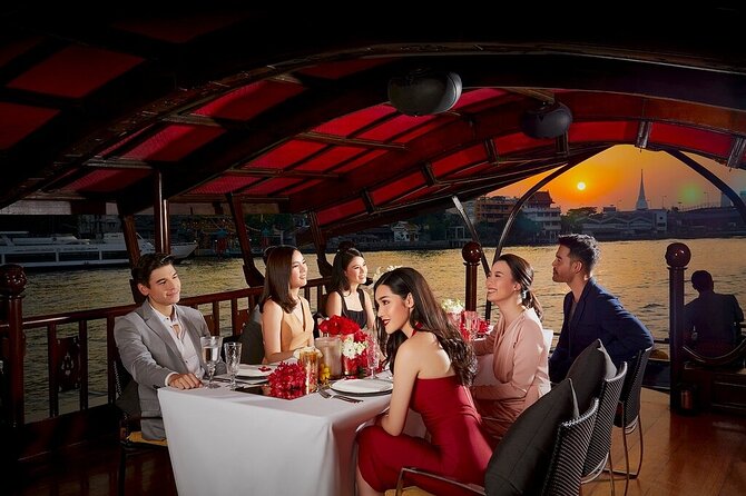 Manohra Cruise Luxury Dining - What makes Manohra feel like luxury dining, not a boat buffet