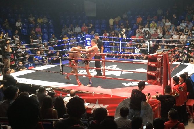 Max Muay Thai: The Ultimate Pattaya Boxing Showdown - What the Night Feels Like Inside: Crowd Energy and Pro Precision