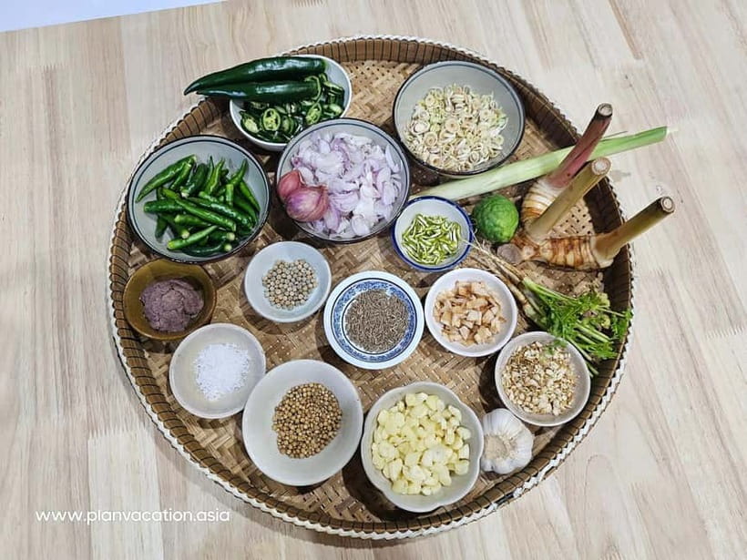 Mini Group: Uncle and Aunty Cooking House Afternoon Class - The cooking flow: how the class is built around key Thai skills