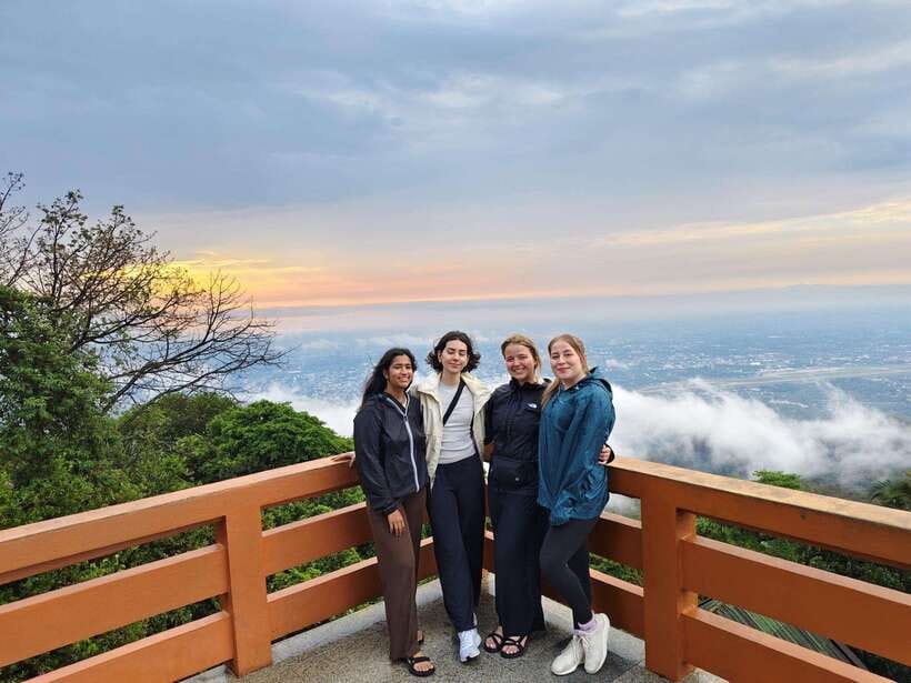 Monk trails hike, Wat Phalat, Monk chanting, Wat Doi Suthep. - Meditation practice at Wat Pha Lat: calm you can feel