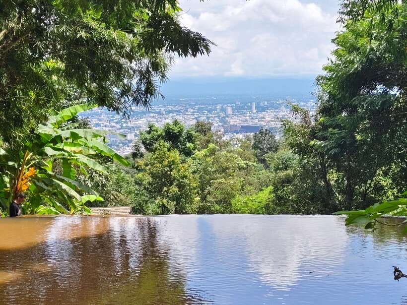 Monk trails hike, Wat Phalat, Monk chanting, Wat Doi Suthep. - Monk trails hiking to Wat Pha Lat: forest quiet with cultural context