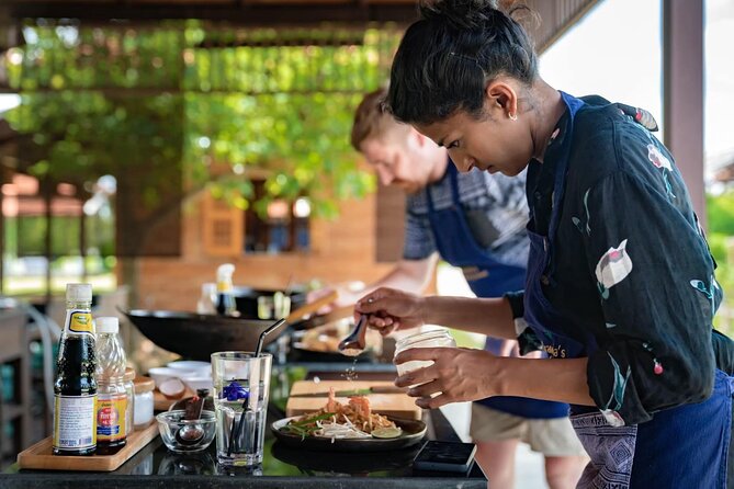 Morning Cooking Class in Traditional Pavilion with Beautiful Garden - Chiang Mai - Local Market Walk: Choosing Thai Herbs and Ingredients That Matter
