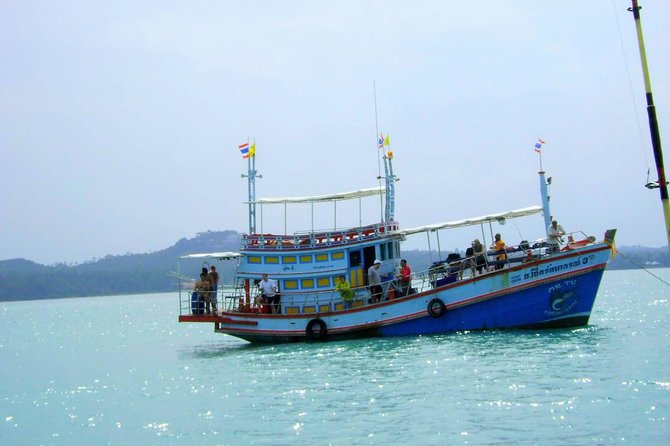 Mr. Tu Fishing Day Trip by Escort Boat from Koh Samui - Getting there: the pier meet-up and the first run out