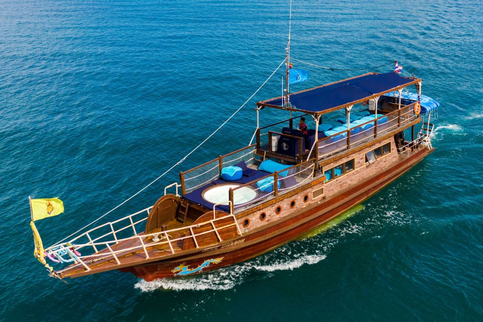 Mu Ko Ang Thong: Private Day Charter in Classic Thai Yacht - Lunch with an onboard chef: the part that makes the day feel special