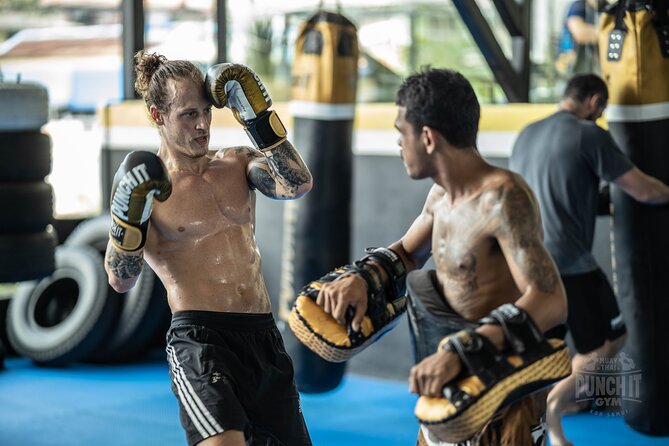 MuayThai Advanced class - The 2-hour schedule: from Lamai running to clinch work