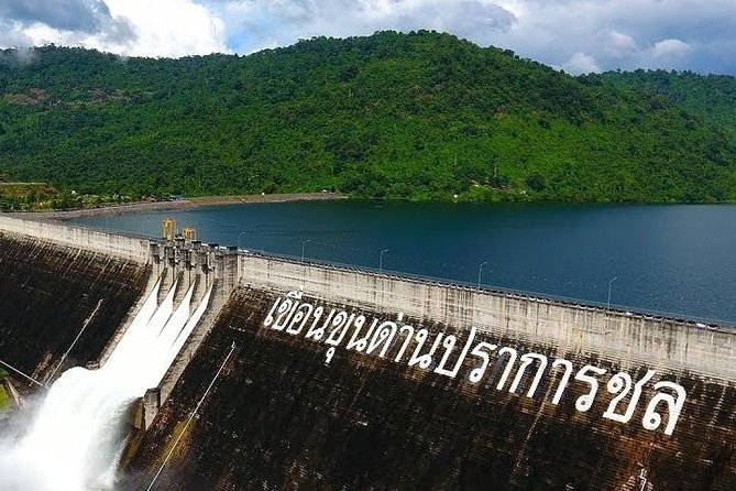 Nakhon Nayok adventure full day trip with lunch - Rong Kluea Nakhon Nayok Market: start with the real Thai morning vibe
