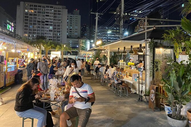 Night life in Bangkok - Jodd Fairs Train Night Market(Joint) - The 7:30–9:00 Plan: How the Time Feels in Real Life