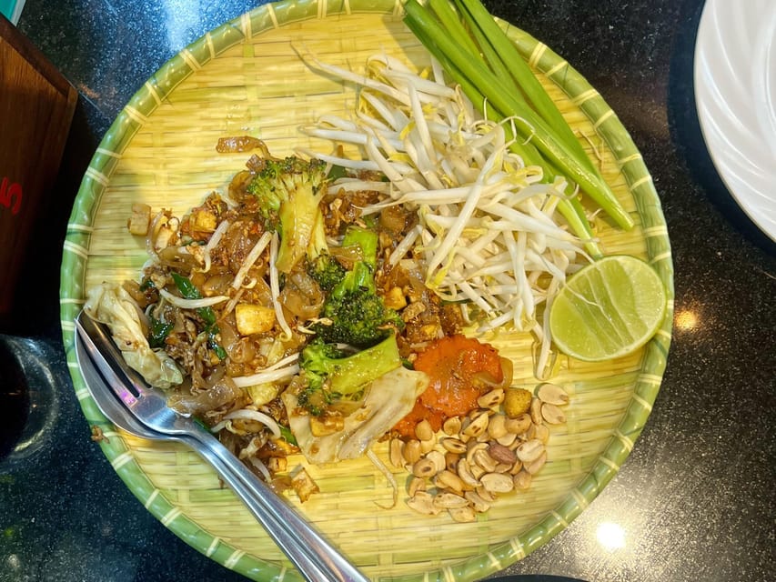 No Diet Club - Local food tour in Bangkok with many tastings - Small group (10 max) and an English guide: better conversation with your food