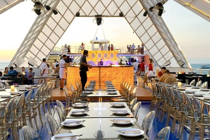 Ocean Pattaya Dinner Buffet Cruise - On the Water: What the 1.5-Hour Cruise Time Feels Like