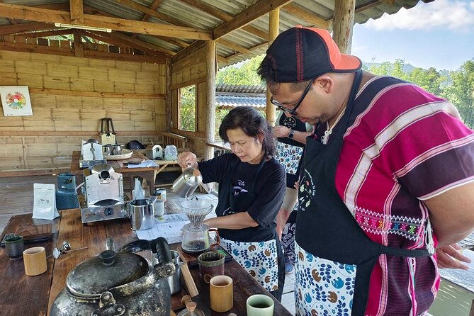 Off the Map Chiang Mai Jungle Coffee Trek Roast and Brew - Roasting masterclass: roasting green beans in your hands