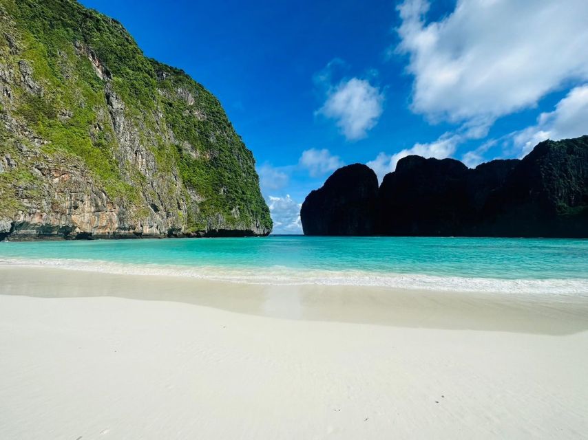 One Day Phi Phi Island by speed boat ( Join ) - Phi Phi Don Lunch: Buffet Food With Fewer Headaches