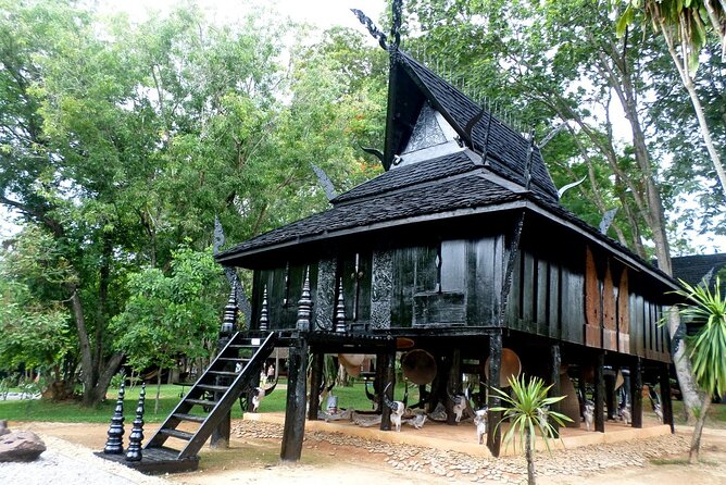 One Day Tour Chiang Rai(White Temple , Blue Temple, Black House) Private Tour - The Guide Factor: What Makes This Tour Feel Private