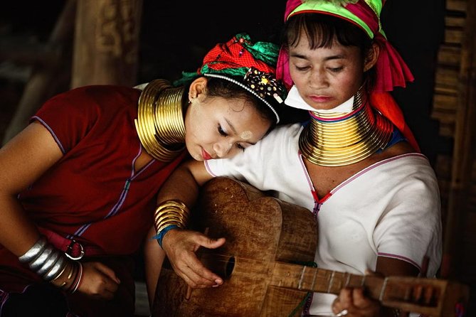 One Day Tour Doi Suthep Temple, Palad Temple, Orchid Farm, Longneck hill tribe village (Private tour) - Wat Phra That Doi Suthep: the golden chedi and the best views