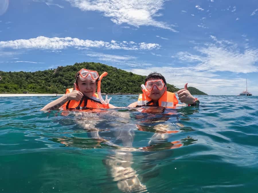 Pattaya: 3 Islands Hopping Day Tour on Catamaran with party - Thai Buffet Lunch: Good Food, Shared Tables, and No Alcohol