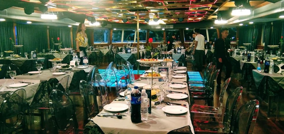 Pattaya: All Star Dinner Cruise, Cabaret Show & Beer Buffet - Welcome Dance, Then Dinner: The Flow from Snacks to Buffet