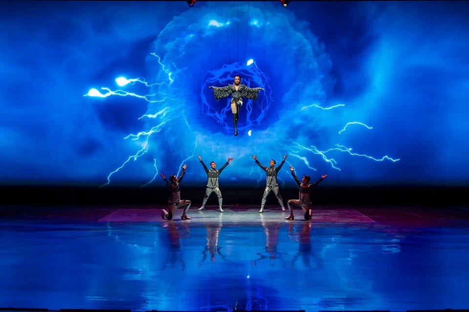 Pattaya: Colosseum Show Experience - Getting to the Colosseum Show Pattaya (No Pickup Included)