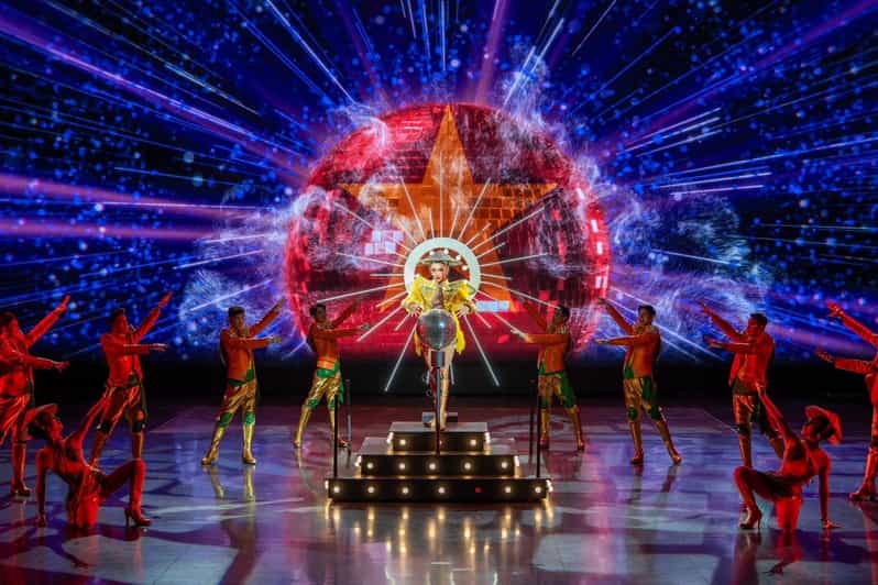 Pattaya: Colosseum Show Experience - The Show Itself: Cabaret, Contemporary Bits, and Costume Changes Fast Enough to Impress