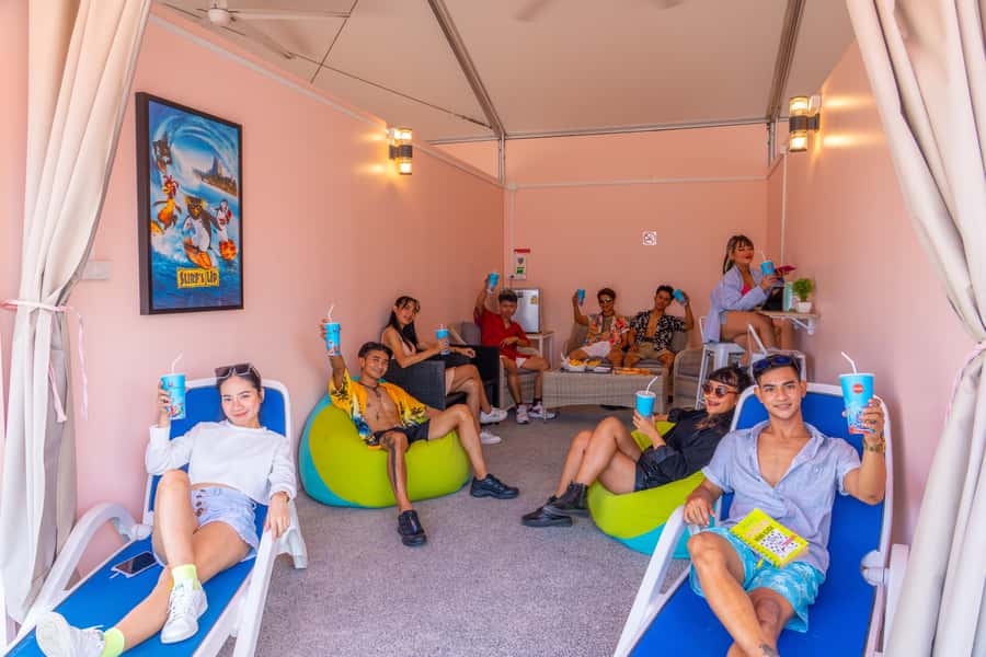 Pattaya: Columbia Pictures Aquaverse Cabana Experiences - Price and value for a group up to four