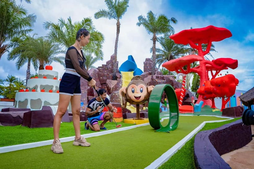 Pattaya: Columbia Pictures Aquaverse Entry Ticket - Water Thrills and Dry Fun: Slides, Lazy River, Go-Karts, Mini-Golf