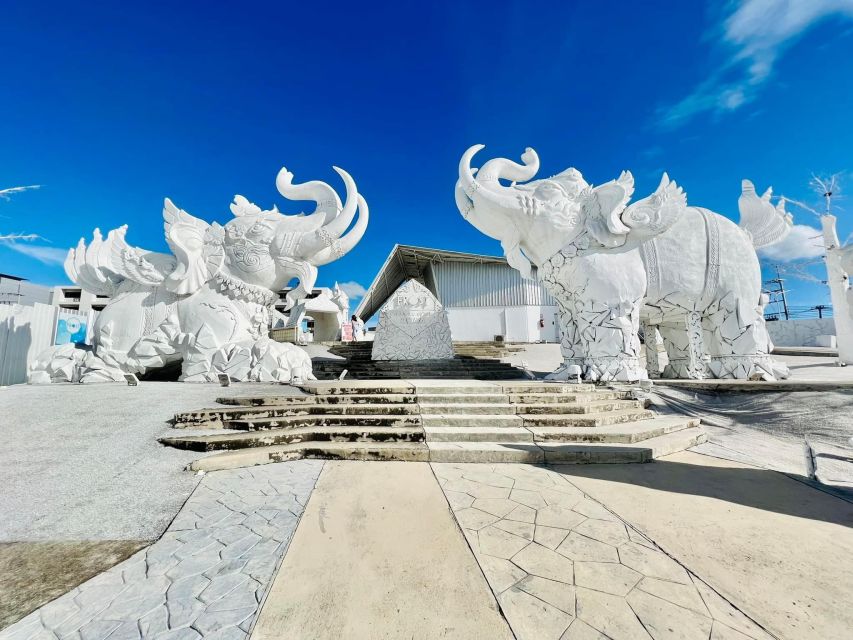 Pattaya: Frost Magical Ice of Siam Entry Ticket - Outside the Cold: The Best Start Is the Arrival