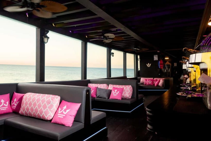 Pattaya: Koh Larn Pirate Cruise with Transfer & Activities - Food That Works for a Long Water Day