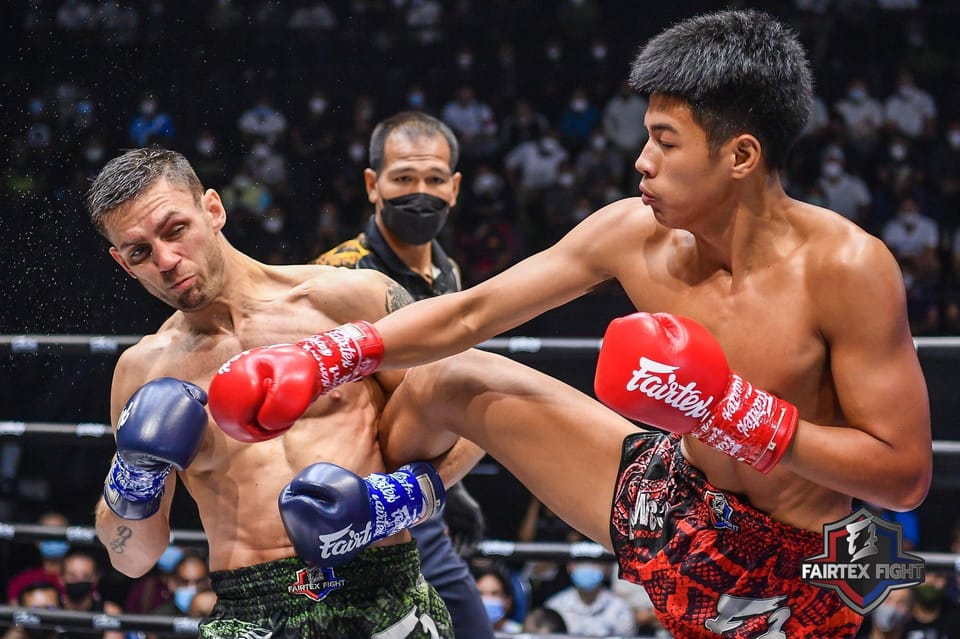 Pattaya: Max Muay Thai Admission Ticket - Redeeming your ticket at the counter (and what to do with your time)
