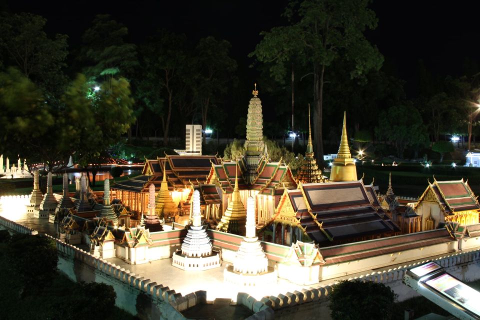 Pattaya: Mini Siam Entry Ticket - Timing Your Visit: 9:00 AM–7:00 PM (Last Admission 6:00 PM)