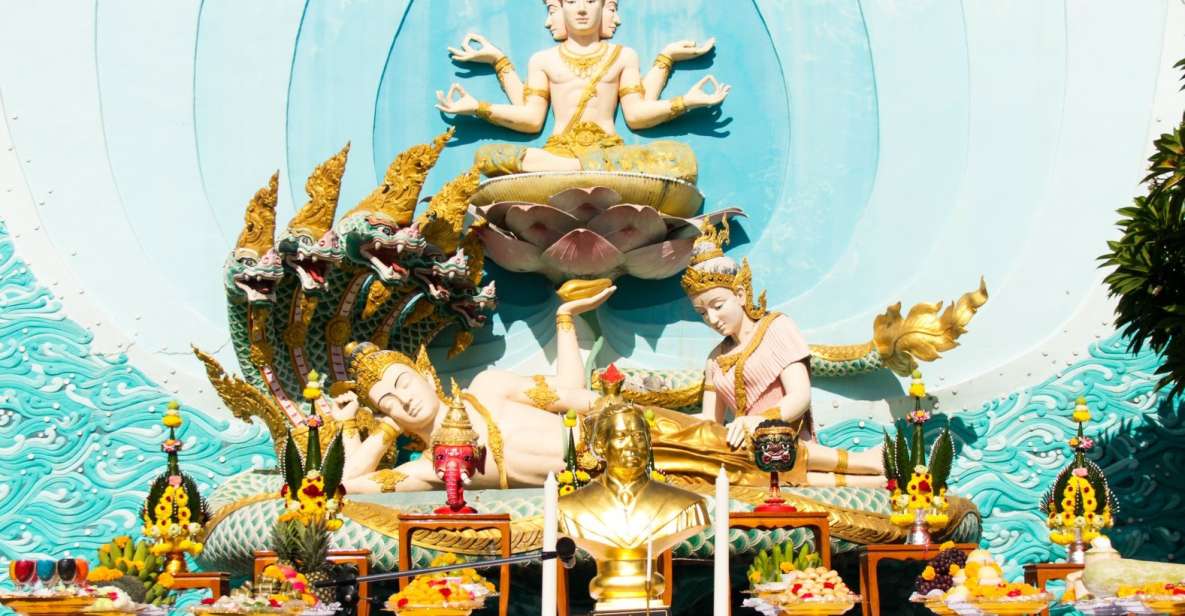 Pattaya: Mini Siam Entry Ticket - The “Two Hemispheres” View: Why the Layout Feels Smart