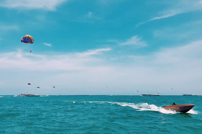 Pattaya: Parasailing Experience - Pattaya Parasailing: The Real Reason People Do It