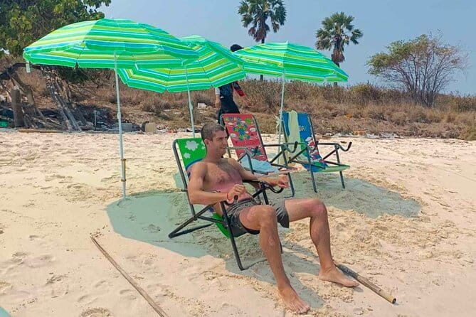 Pattaya: Private Speedboat 2-4 Islands Hopping with Lunch - Lunch, drinks, and the full-day vs half-day decision