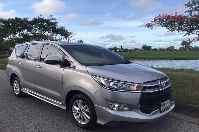 Pattaya Private transfer from/to Hotel in Bangkok - What you get in the car: water, cold towel, and real driver help
