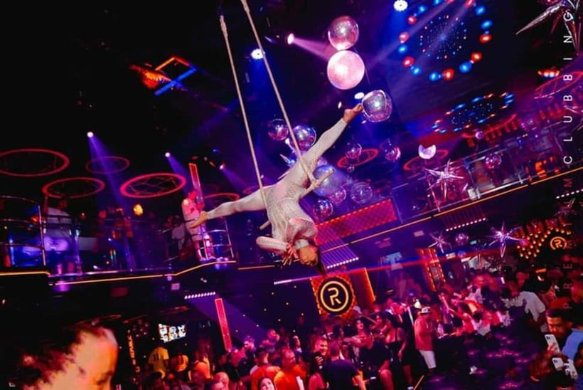 Pattaya: Rooftop, Nightclubs, Nightmarket & Walking Street - Tour Atmosphere and Who It’s Best For