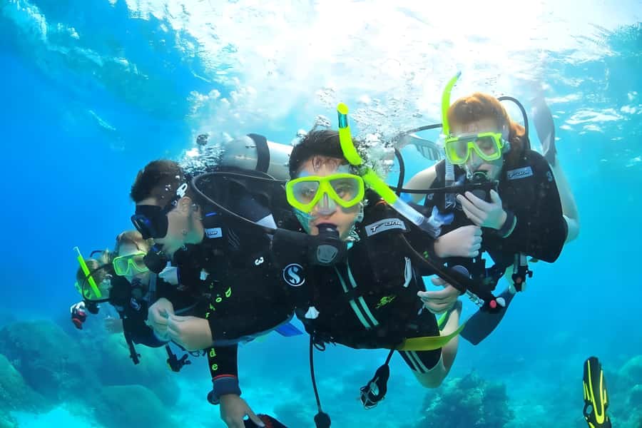 Pattaya: Snorkeling or Beginner Scuba Diving Tour with lunch - Boat vibe, crew energy, and how the day tends to feel