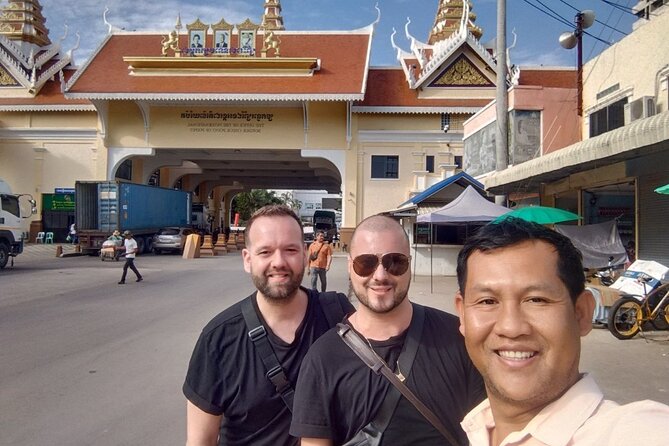 Pattaya to Angkor Wat 2 days 1 night Private tour - Day 1: Pattaya pickup, Poipet border support, and arriving in Siem Reap by lunchtime