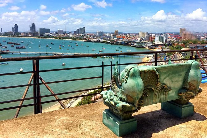 Pattaya Viewpoint, Big Buddha & Floating Market with Lunch - Gems Gallery Pattaya: A Short Demo Stop That Breaks Up the Pace