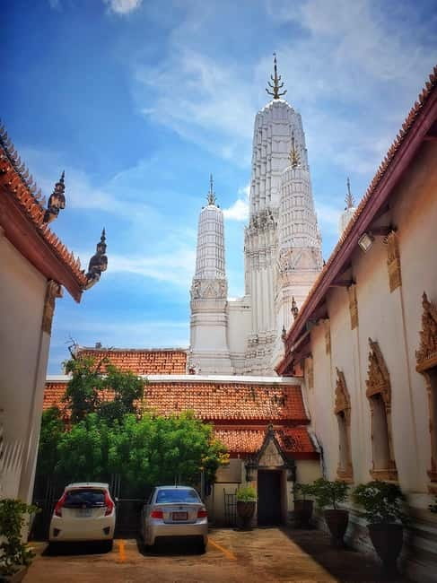 Petchaburi Temples & Royal Palace - small Join Group Tour - Wat Mahathat Worawihan: temple art, era layers, and what the guide will point out