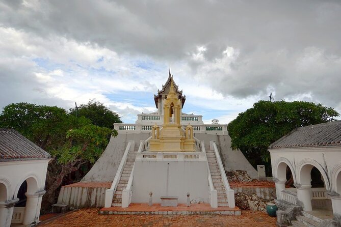 Petchaburi's Historic Palaces and Ancient Temples - Private Tour from Hua Hin - Stop 3: Tham Khao Luang Cave and the Sunbeam Through the Hole