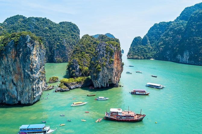 Phang Nga Bay Day Trip to Panak and James Bond Island by Speedboat from Phuket - Koh Hong and its hongs: cave rooms open to the sky