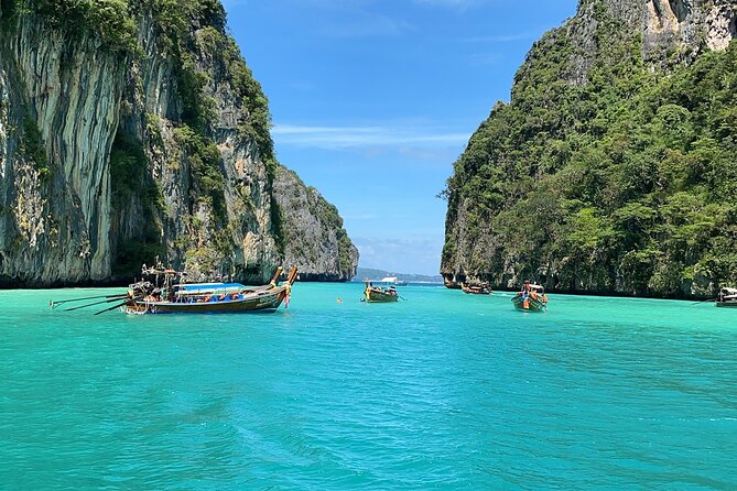 Phi Phi + 4 Islands Avoid the Crowds Tour From Krabi - How the guide and crew make-or-break this kind of day