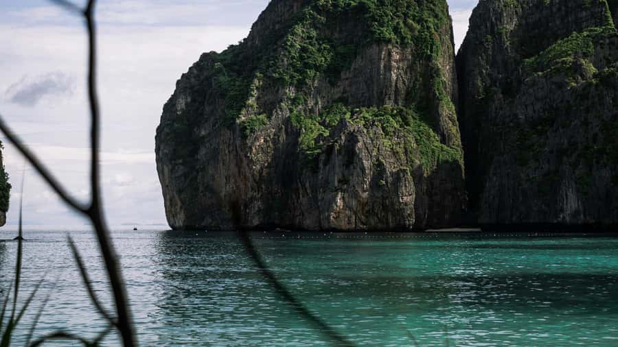 Phi Phi: Exclusive Half Day Longtail Boat to Maya Bay - Monkey Beach and Viking Cave: quick stops with real atmosphere