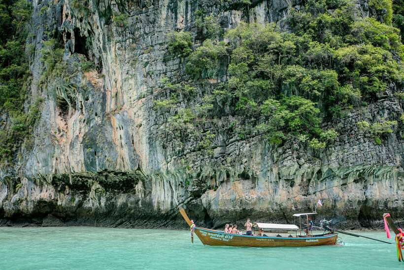 Phi Phi : Half Day By Speed Boat 4 hours Phi Phi Lay - Maya Bay: iconic beach time with a guided structure